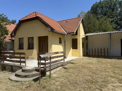 Eladó Üzlethelyiség 9554 Borgáta 