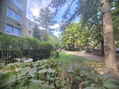 Eladó Lakás 1031 Budapest 3. kerület , PÓK utcai lakótelepen ELADÓ egy 73 m2, 3+1 félszobás lakás.