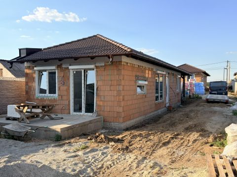 Eladó Ház 2360 Gyál , ÚJÉPÍTÉSŰ ÖNÁLLÓ CSALÁDI HÁZ