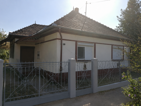 Eladó Ház 2251 Tápiószecső 
