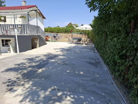 Eladó Ház 2135 Csörög 