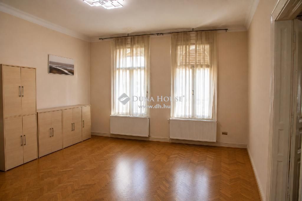 9011 Győr , 9021 Győr, Győri Járásbíróság közvetlen közelében — 1/15