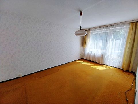 Eladó Lakás 2800 Tatabánya , Első emeleti, azonnal birtokba vehető, tehermentes