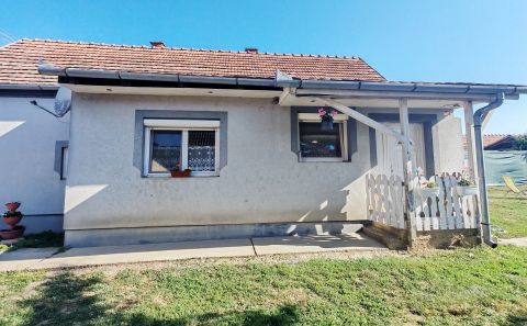 Eladó Ház 7516 Berzence , Eladó kertes családi ház Berzence főútján, 6000 m2 telekkel!