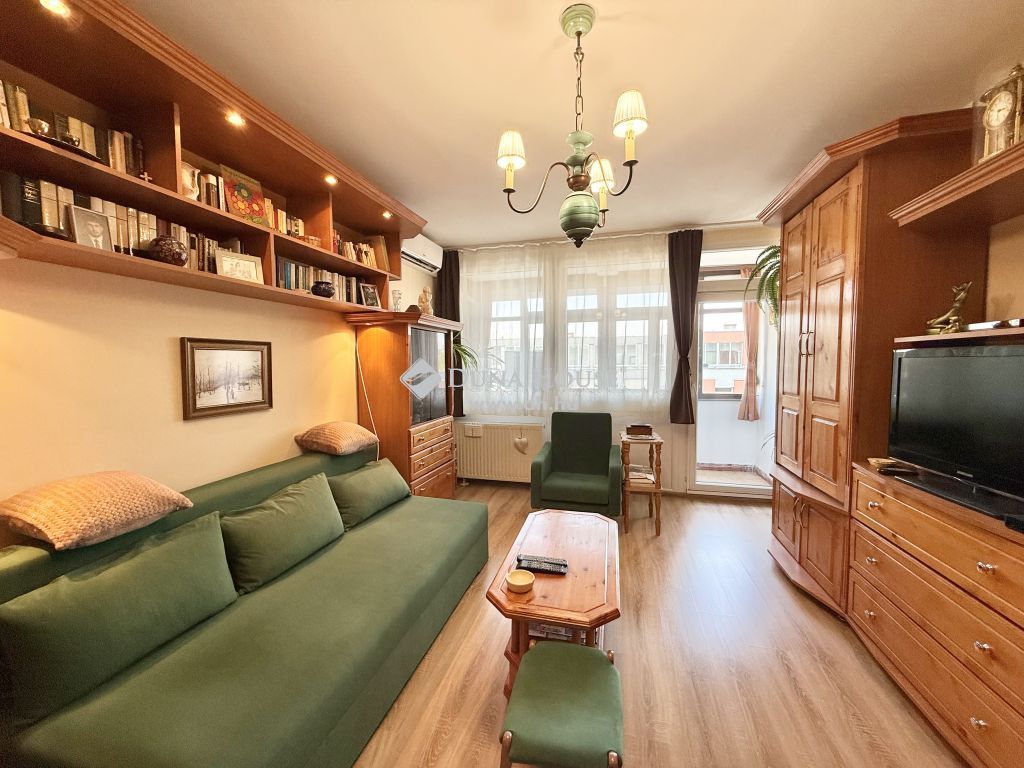 7633 Pécs — 1/13