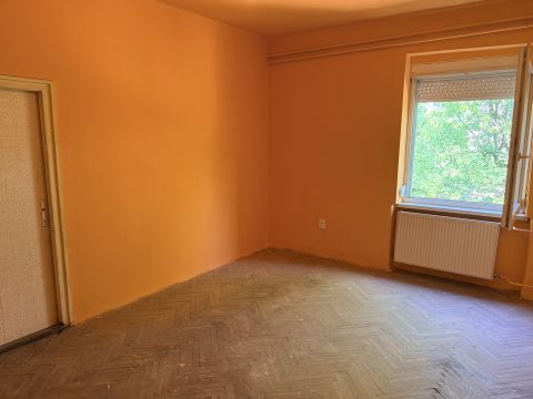 Eladó Lakás 7300 Komló 