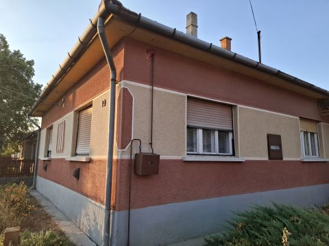 Eladó Ház 2711 Tápiószentmárton 