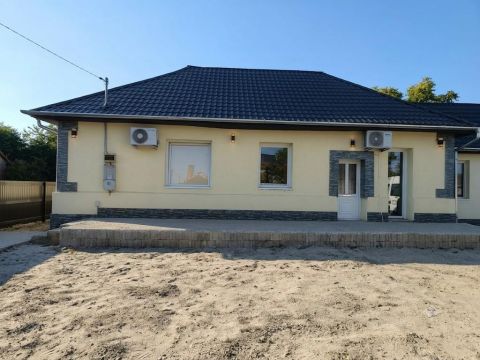 Eladó Ház 5052 Újszász , 5052 Újszász, Központban