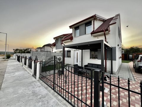 Eladó Ház 9221 Levél 