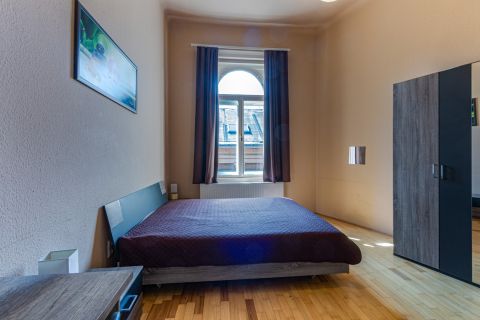 Eladó Lakás 1073 Budapest 7. kerület Kertész utcában 3 szobás, világos, azonnal kiadható lakás!