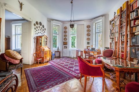 Eladó Lakás 1026 Budapest 2. kerület , Pasaréti villalakás autóbeállóval, bővítési lehetőséggel