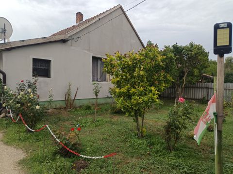 Eladó Ház 2721 Pilis Pilis 4-es lehajtó közelében 2 szobás ház