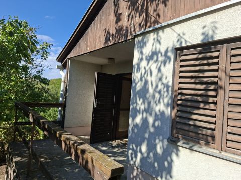 Eladó Ház 2459 Rácalmás Csendes környezetben zárkerti ingatlan eladó.
