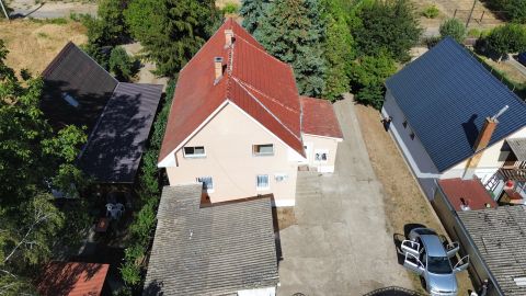 Eladó Ház 2115 Vácszentlászló , Téglaház + istálló nagy telekkel újépítésű házak között