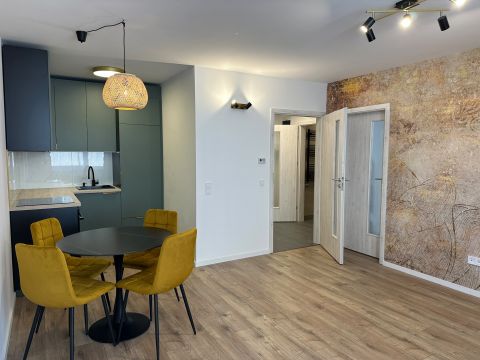Eladó Lakás 1089 Budapest 8. kerület , TELJESEN ÚJ, 2 szobás, ERKÉLYES lakás modern konyhával