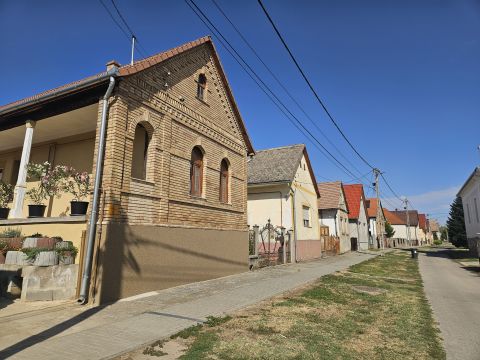Eladó Ház 7735 Szűr Hangulatos baranyai sváb településen, Szűrben kínálunk házat