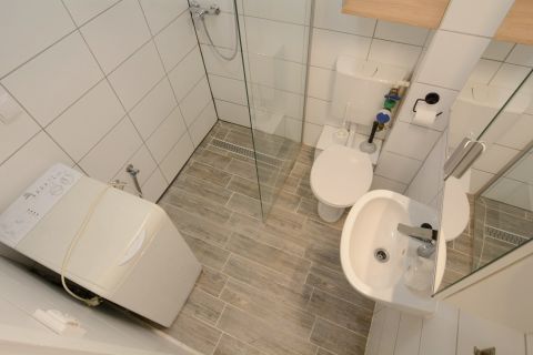 Kiadó Lakás 6000 Kecskemét , Akadémia körúton 1. emeleti, gépesített garzon