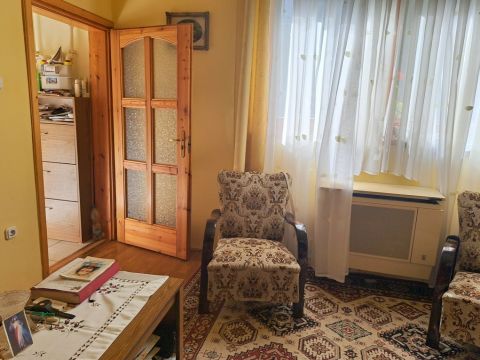 Eladó Lakás 7400 Kaposvár Plazá közelében.