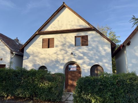 Eladó Ház 2519 Piliscsév , Öreghegyi dűlő