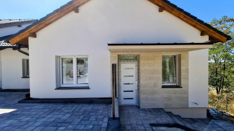 Eladó Lakás 2162 Őrbottyán Természetközeli, modern ikerház nagy telekkel