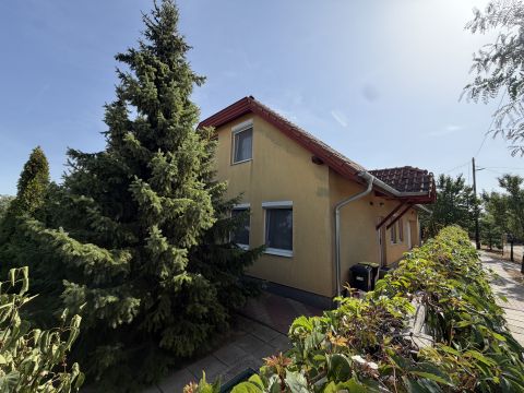 Eladó Ház 2117 Isaszeg 