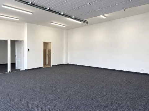 Eladó Ipari 8100 Várpalota 8100 Várpalota, Alsóváros