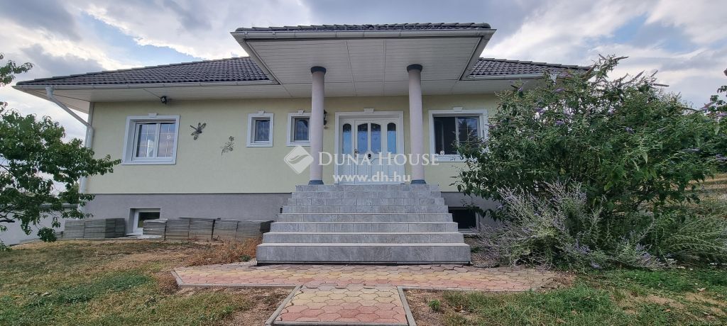 8372 Cserszegtomaj , Panorámás, csendes — 1/53