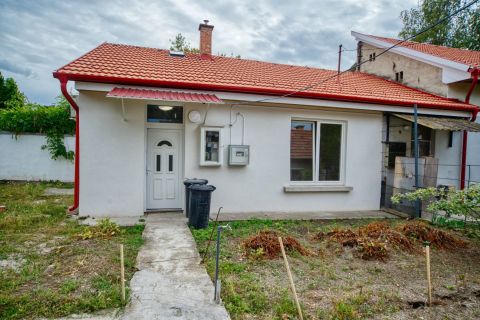 Eladó Lakás 1161 Budapest 16. kerület , Kossuth Lajos utca