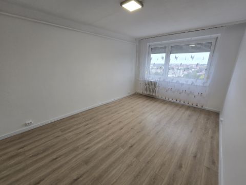 Eladó Lakás 9024 Győr , Lajta út közelében