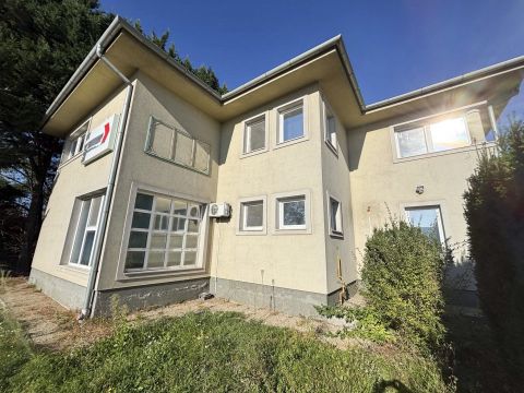 Eladó Irodaépület 9400 Sopron , Kelta utca közelében