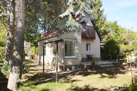 Eladó Ház 1028 Budapest 2. kerület II/ A Kerület,  Széphalom, Kökény  utca vonzáskörzete 