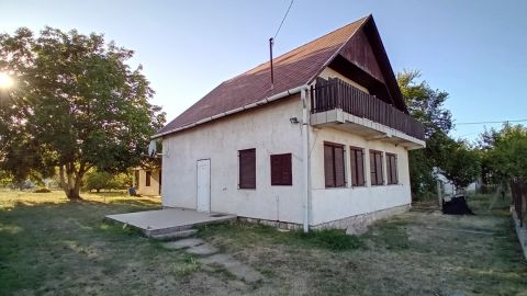 Eladó Ház 8653 Ádánd 2 szintes családiház + 1 szobás apartman eladó