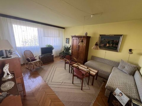 Eladó Lakás 6000 Kecskemét , Belvárosi 2 szobás, erkélyes lakás