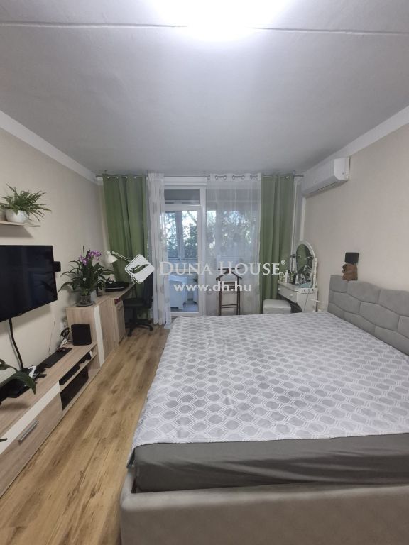 7300 Komló — 1/22
