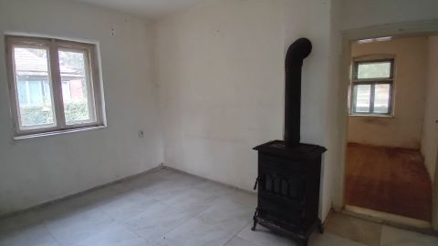 Eladó Ház 8651 Balatonszabadi Balatonszabadin családiház, gazdasági épületekkel eladó!