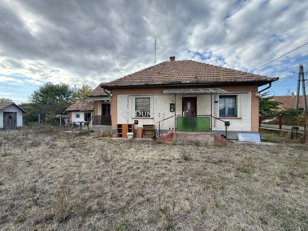 2730 Albertirsa — 1/13