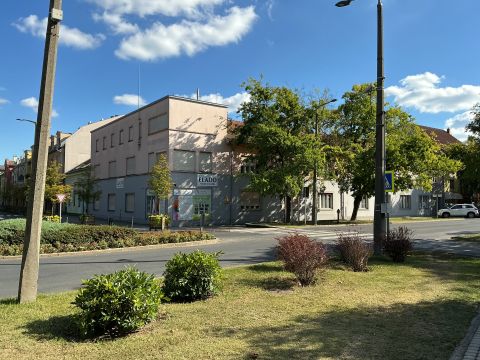 Eladó Irodaépület 7500 Nagyatád 