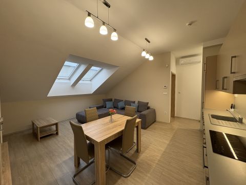 Kiadó Lakás 9023 Győr 