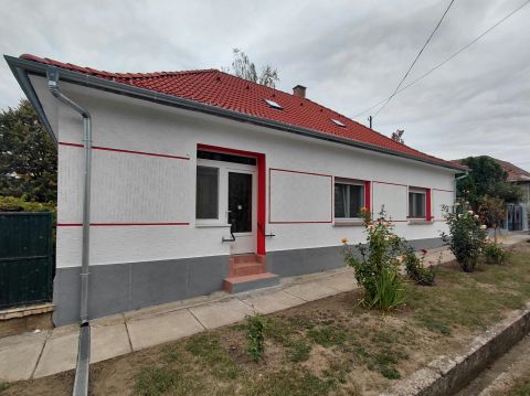 Eladó Ház 2642 Nógrád Nógádi vár parkoló