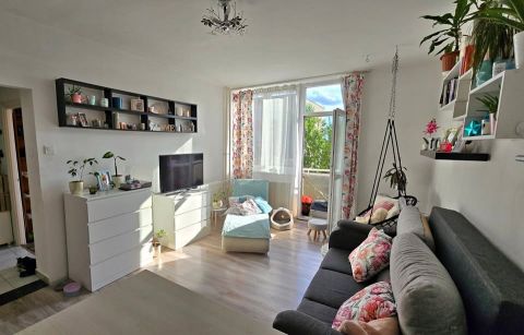 Eladó Lakás 8192 Hajmáskér , Hajmáskér központ