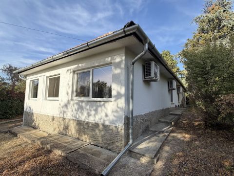 Eladó Ház 2049 Diósd , Értékes lehetőség Diósdon, a Sashegyen, családi ház!