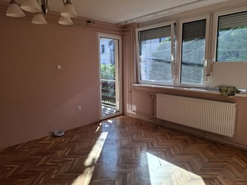 Eladó Lakás 6723 Szeged Felsővároson  lakás, garázzsal együtt eladó.