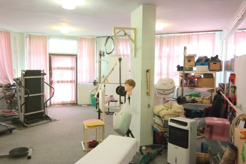 Eladó Üzlethelyiség 1143 Budapest 14. kerület , Papp László Sportaréna mellől, két bejáratos, jól tagolható!