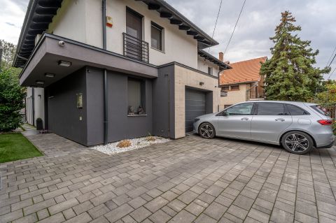 Eladó Ház 1162 Budapest 16. kerület Debrecen utca