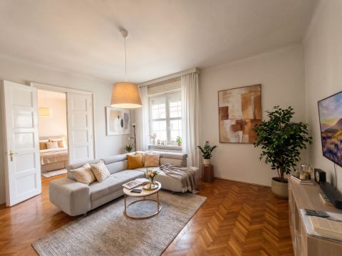 Eladó Lakás 1055 Budapest 5. kerület 